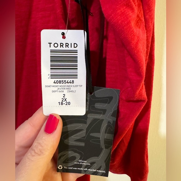 Torrid NWT Disney 3/4 sleeve v neck red shirt - Picture 4 of 5